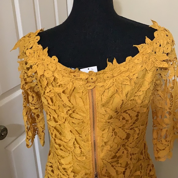 Médium Lace Blouse - Picture 4 of 5